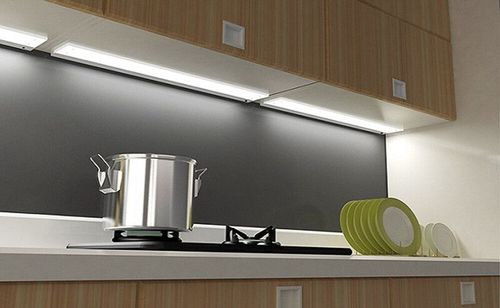 Đèn LED tủ bếp là thiết bị chiếu sáng nhỏ gọn, phù hợp với nhiều không gian