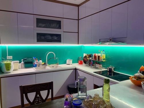 Có nên lắp đèn LED tủ bếp không để tiết kiệm chi phí sử dụng điện năng