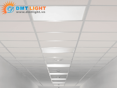 den_led_am_tran_laoi_nao_tot_7_mau_den_led_downlight_tôt_nhat_2023