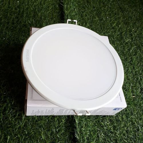 Giá Đèn ốp trần Philips dao động khoảng 300.000 - 450.000 VNĐ