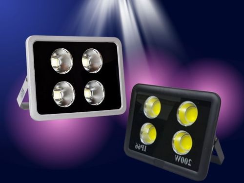 đèn pha led 200W ngoài trời