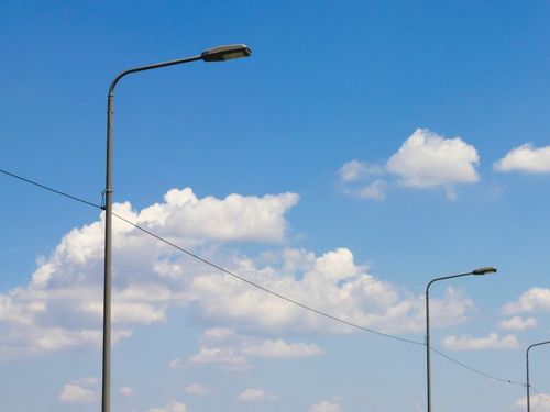 khoảng cách giữa các cột đèn đường 