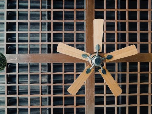 Cách để lựa chọn quạt trần cánh gỗ chất lượng&nbsp;