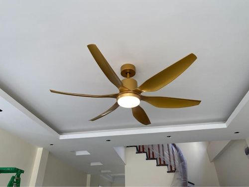 Mẫu quạt trần 6 cánh có đèn LED độc đáo và lạ mắt