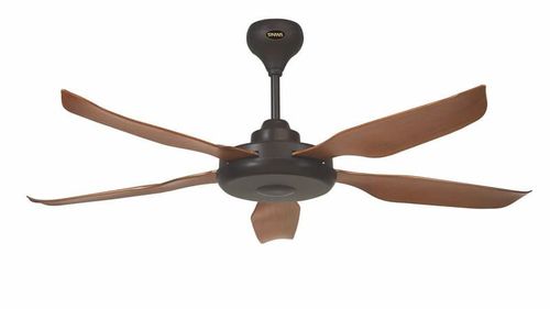 Quạt trần cánh nhựa là loại quạt trần có cánh làm từ chất liệu nhựa chất lượng